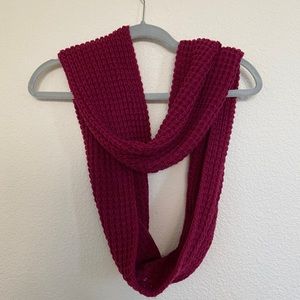 (4 for $15) Maroon knit infinity scarf